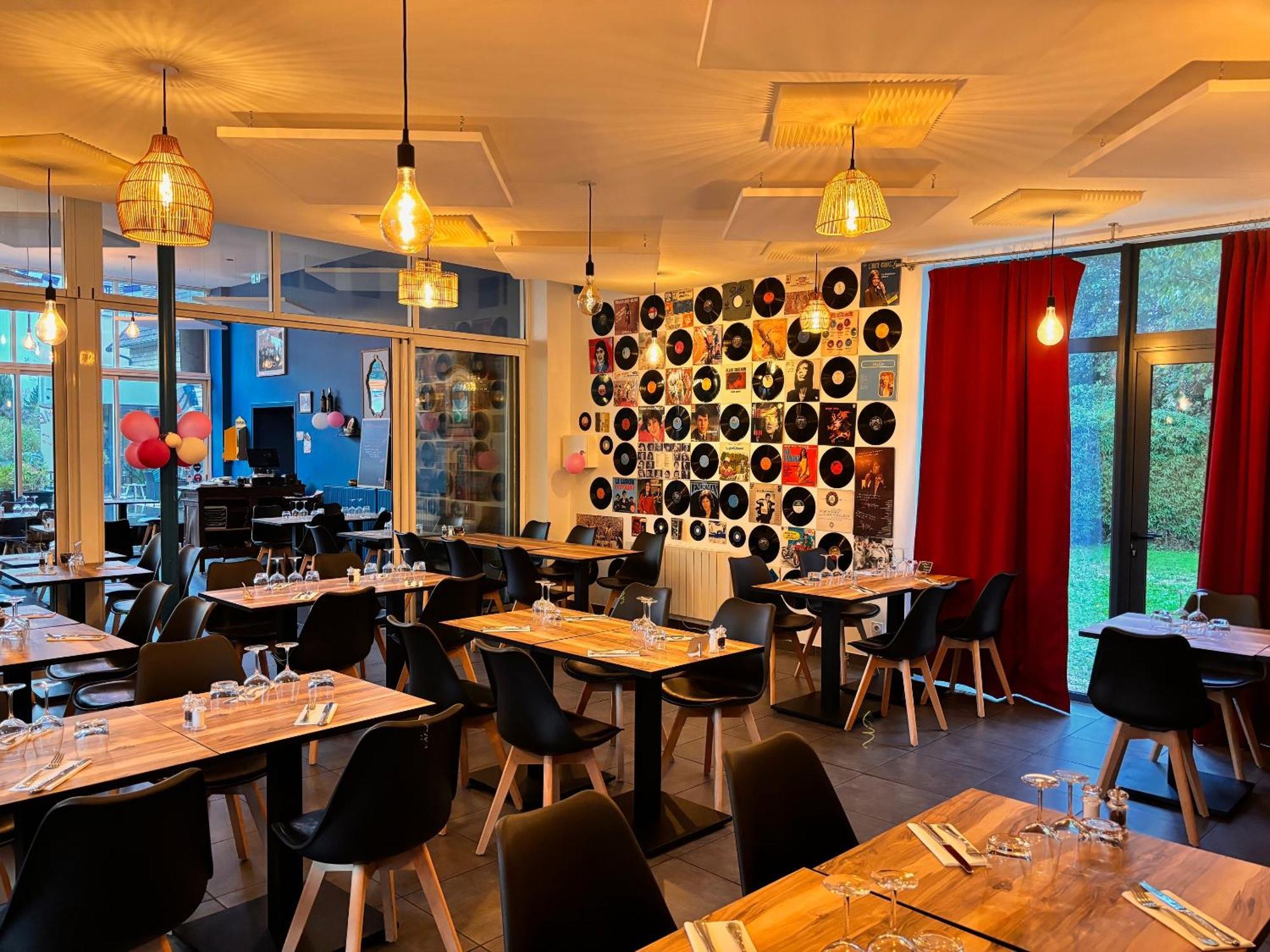 双鱼马雷贝斯特韦斯特酒店 乌伊斯特勒昂 外观 照片