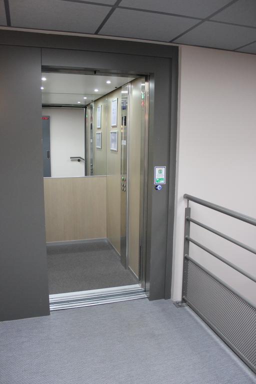 双鱼马雷贝斯特韦斯特酒店 乌伊斯特勒昂 外观 照片